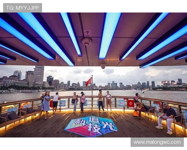 托雷斯中国行 Day3 燃爆上海！签售、友谊赛与黄浦江夜话，球迷跨越山海赴约(1)