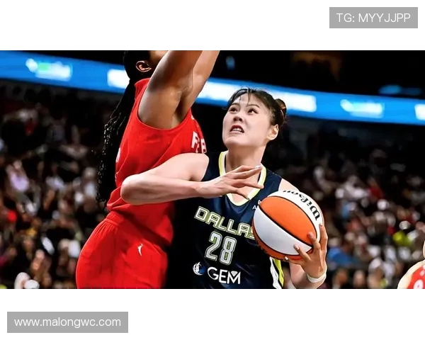 李月汝飞翼首秀闪耀！主帅盛赞内线核心，称其潜力未完全开发(2)